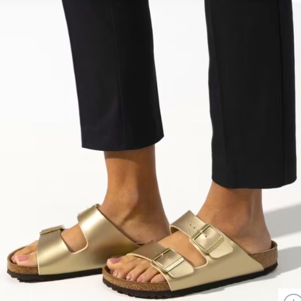 Birkenstock Arizona gold Sz 35 NWOT